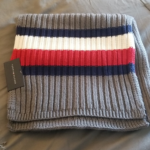 Tommy Hilfiger Grey Striped Scarf - Picture 3 of 7